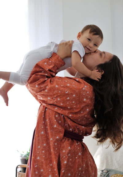 ROBE DE NAISSANCE TU N'ES PAS SEULE x L'AMOUR SE MULTIPLIE